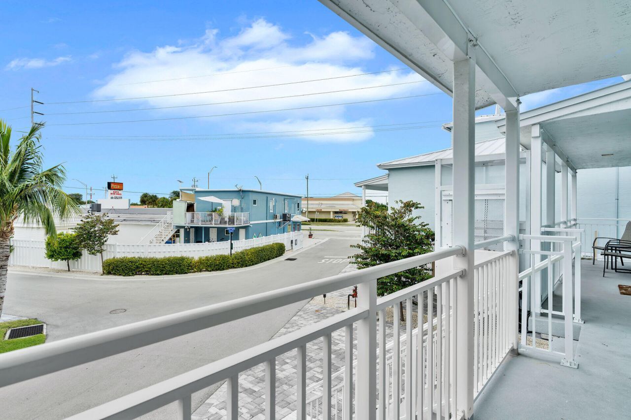 10877 Overseas Highway, Unit 6, Marathon, FL 33050 Photo