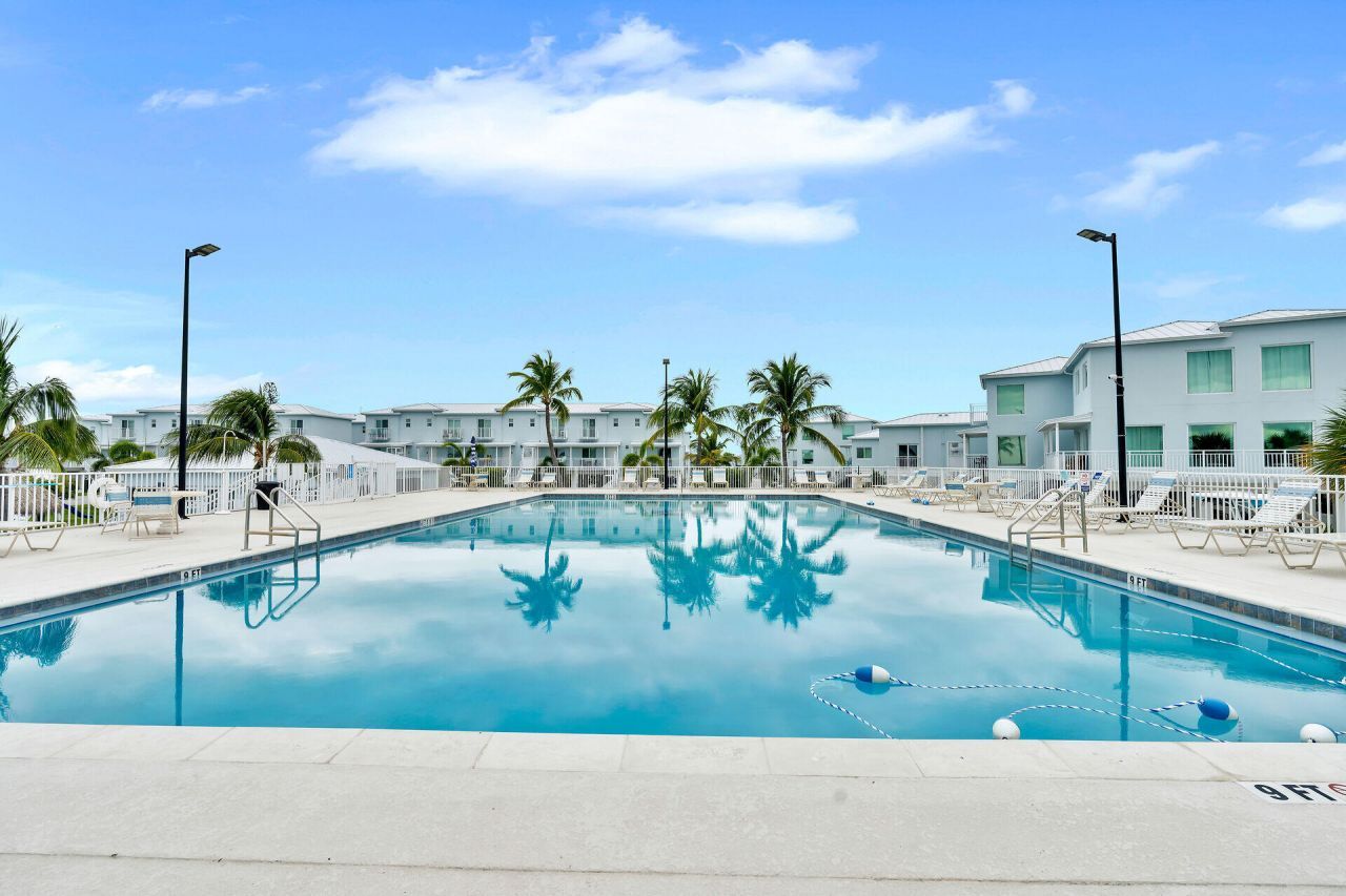 10877 Overseas Highway, Unit 6, Marathon, FL 33050 Photo