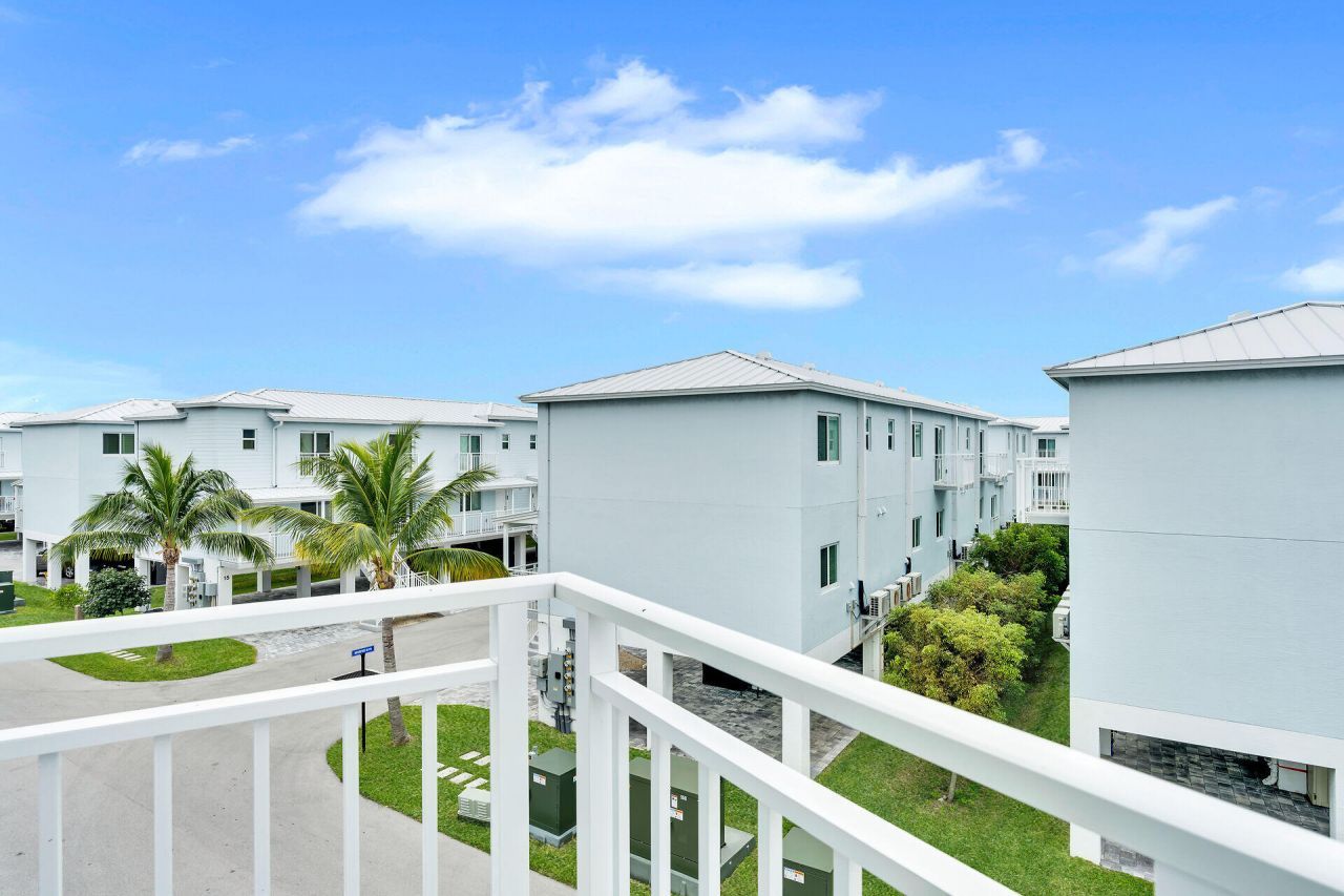 10877 Overseas Highway, Unit 6, Marathon, FL 33050 Photo