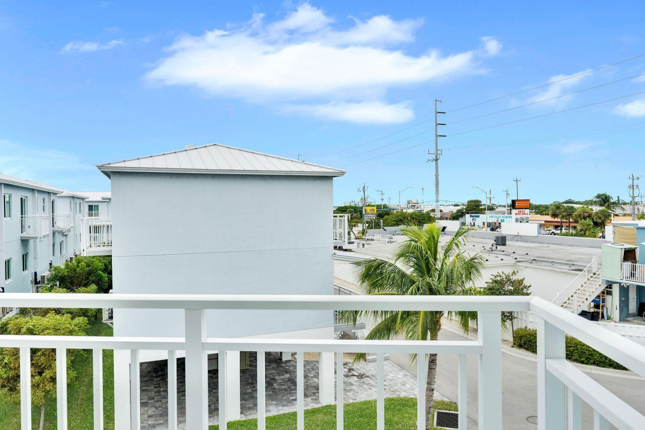 10877 Overseas Highway, Unit 6, Marathon, FL 33050 Photo