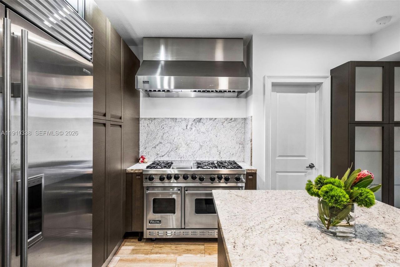 6300 Allison Rd, Miami Beach, FL 33141 Photo