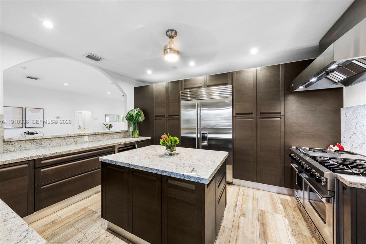 6300 Allison Rd, Miami Beach, FL 33141 Photo