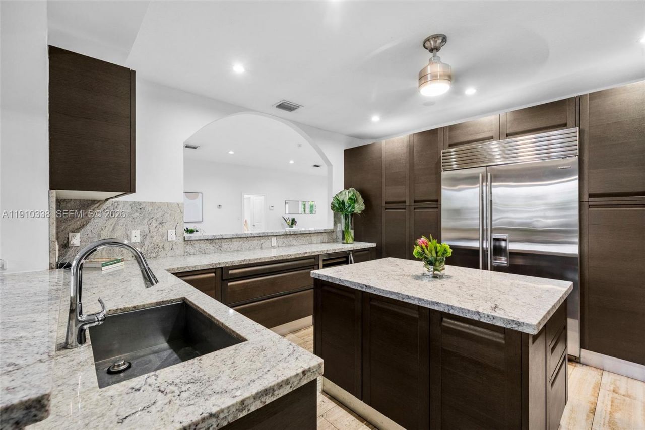 6300 Allison Rd, Miami Beach, FL 33141 Photo