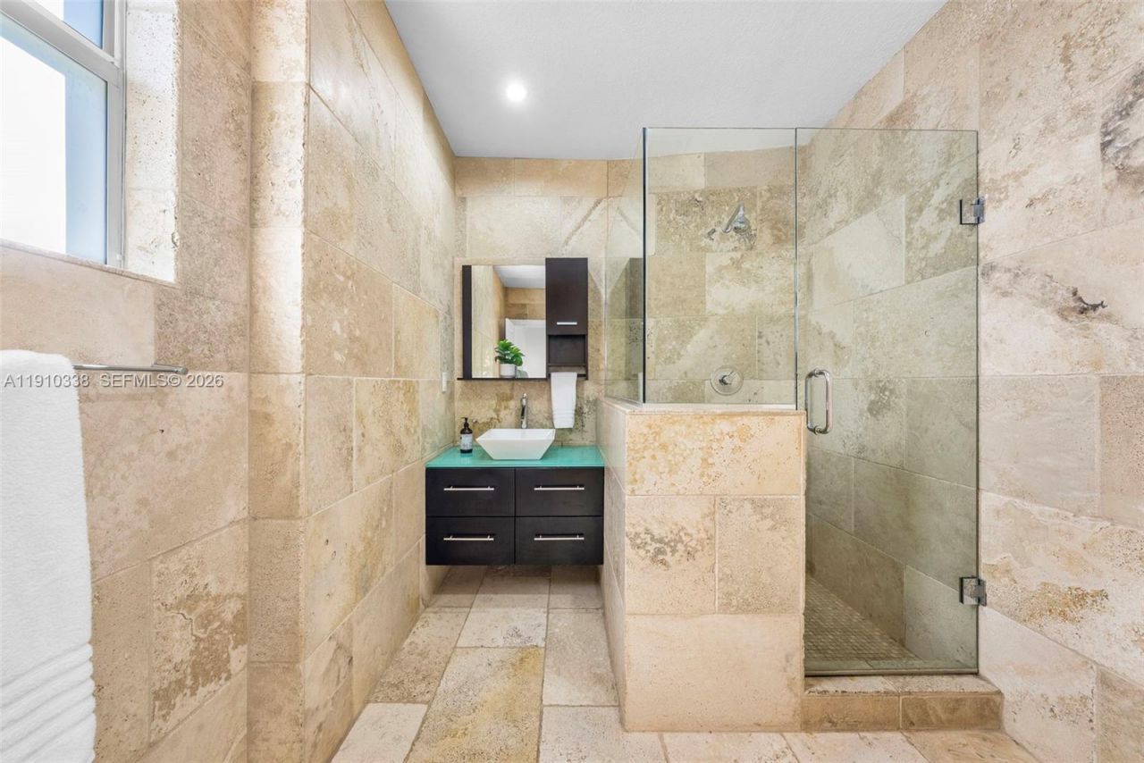 6300 Allison Rd, Miami Beach, FL 33141 Photo