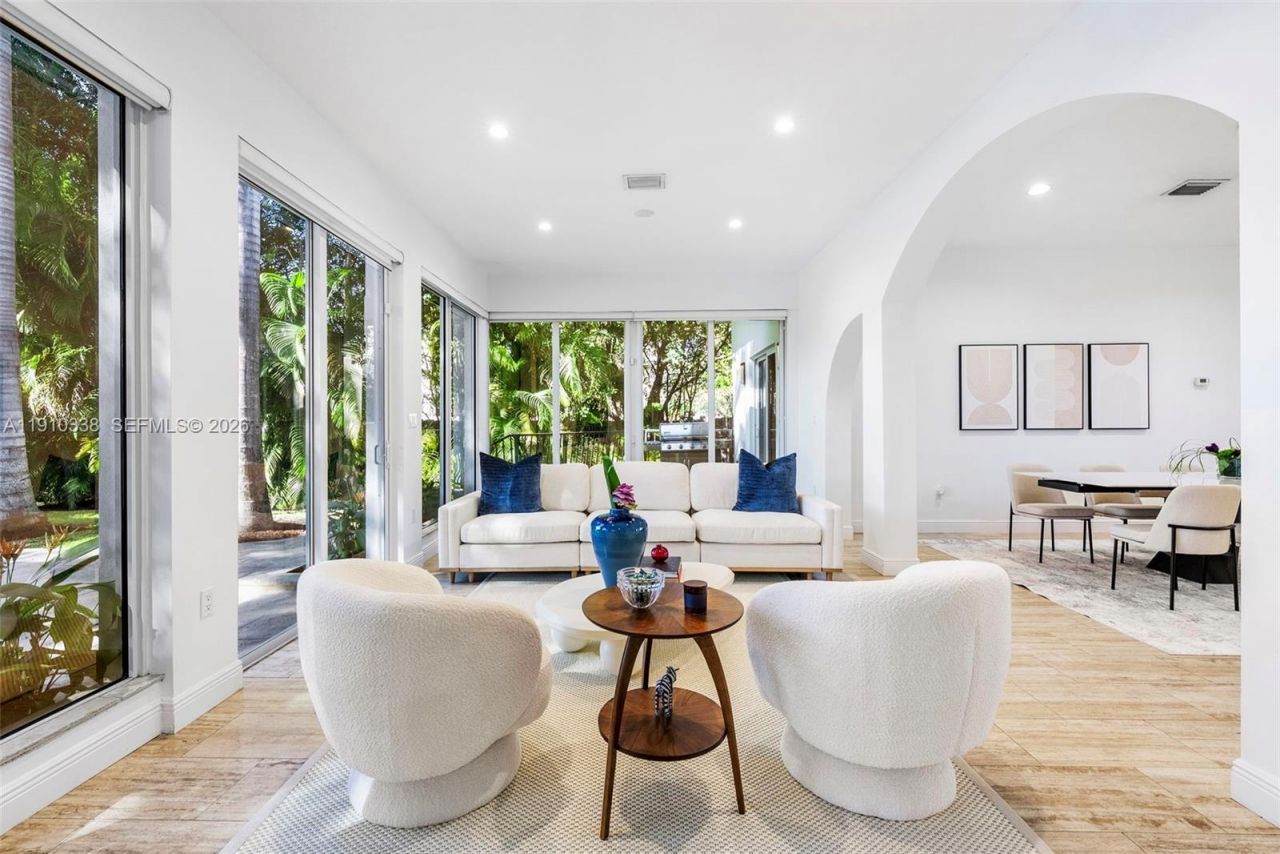 6300 Allison Rd, Miami Beach, FL 33141 Photo