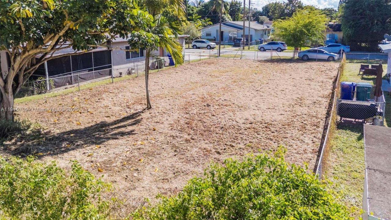 915 NW 44th St, Miami, FL 33127 Photo