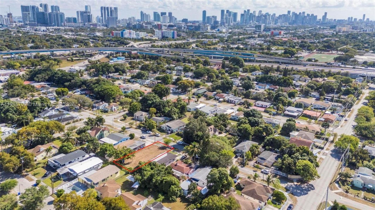 915 NW 44th St, Miami, FL 33127 Photo