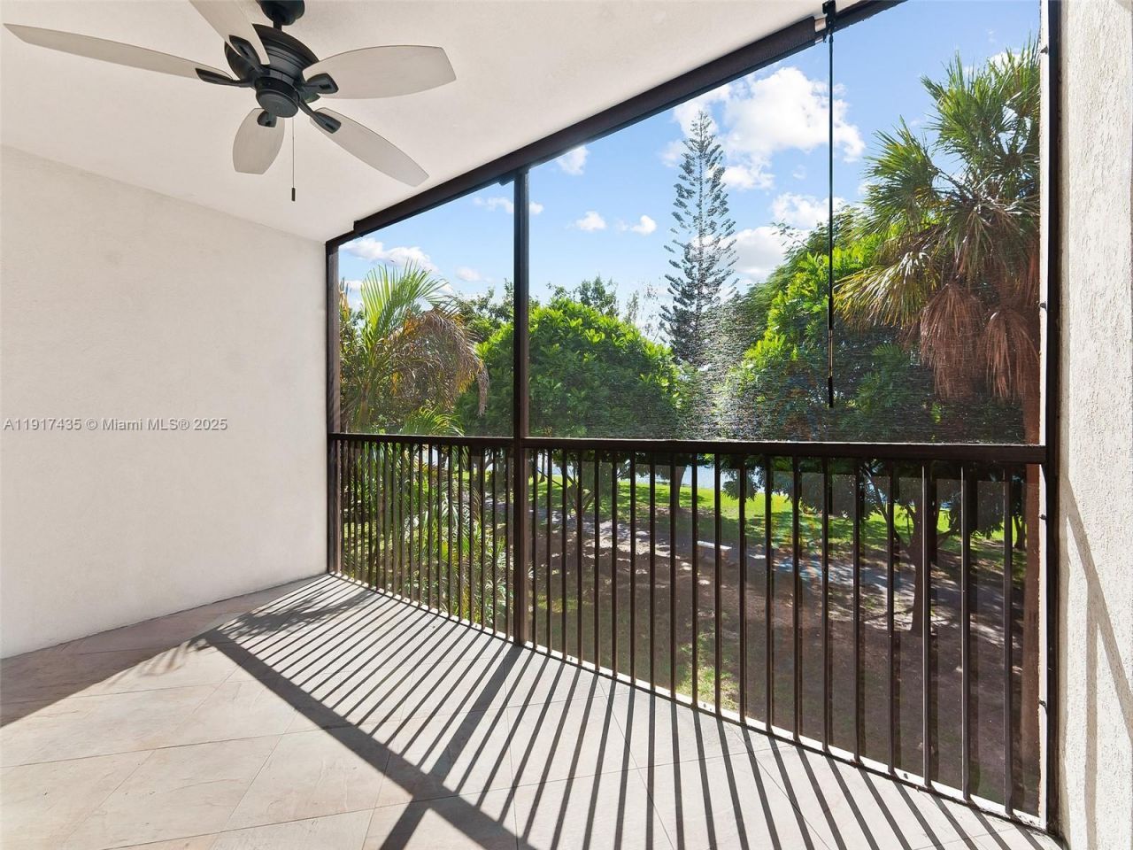 2202 S Cypress Bend Dr, Unit 204, Pompano Beach, FL 33069 Photo