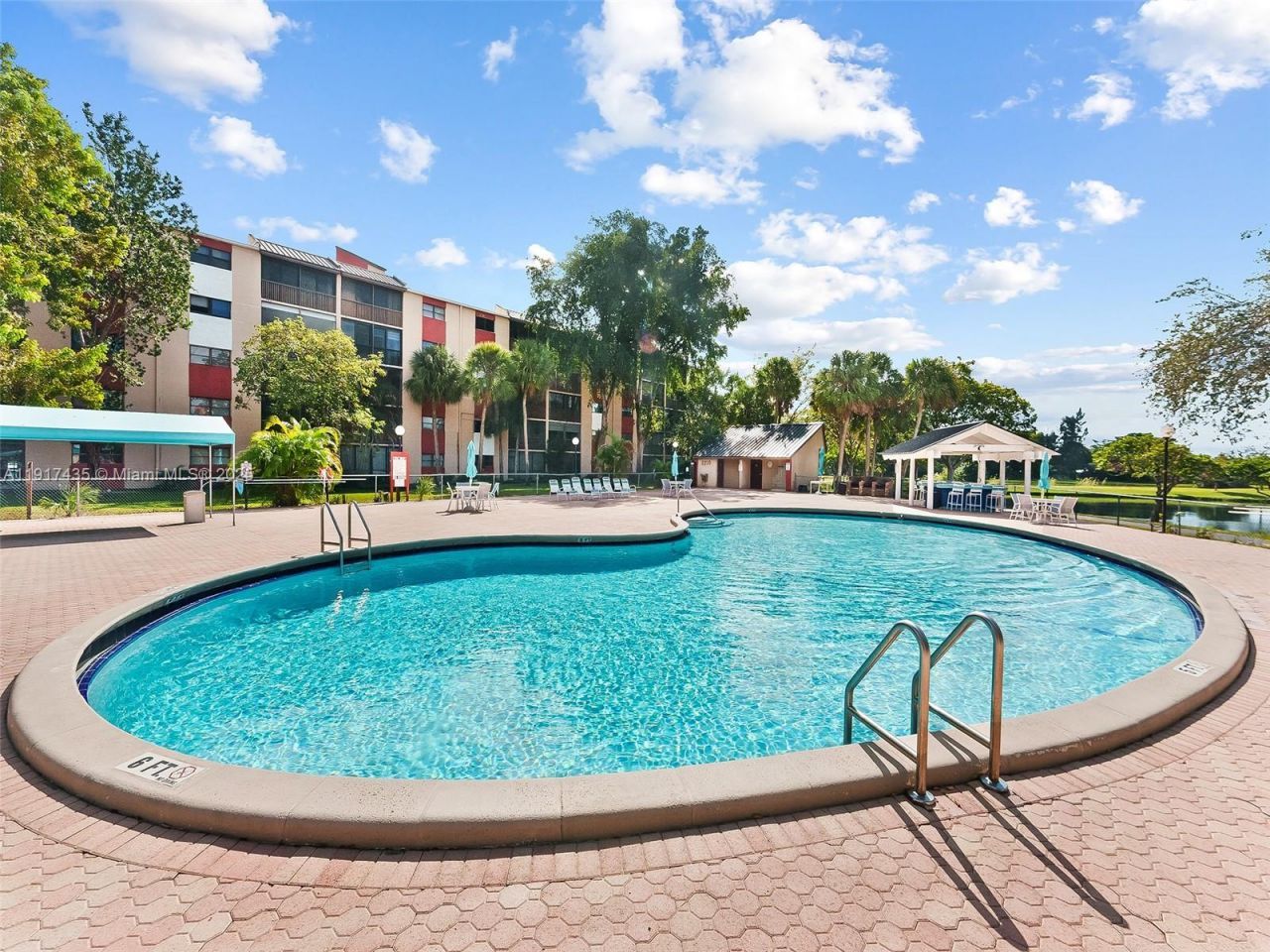 2202 S Cypress Bend Dr, Unit 204, Pompano Beach, FL 33069 Photo