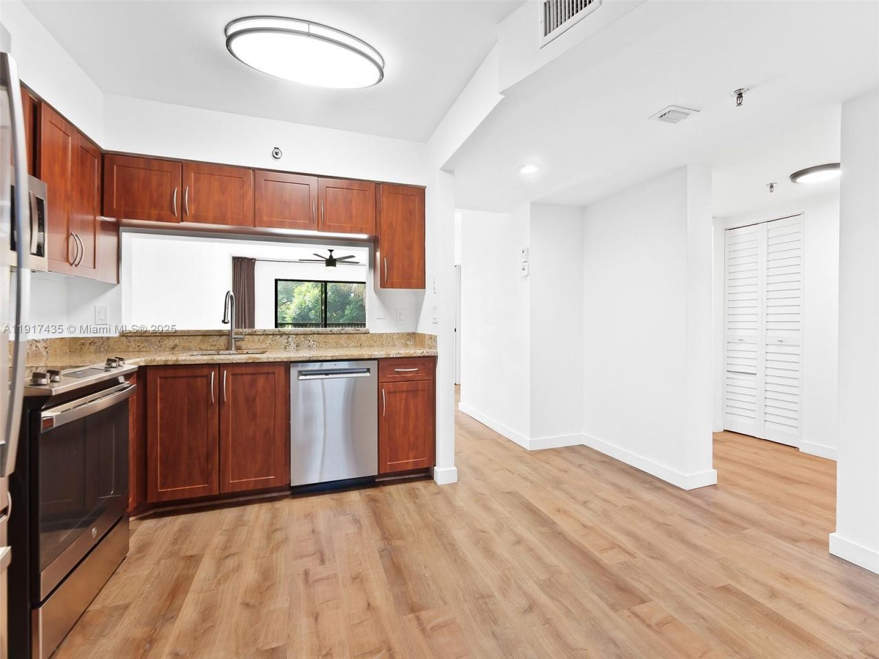 2202 S Cypress Bend Dr, Unit 204, Pompano Beach, FL 33069 Photo