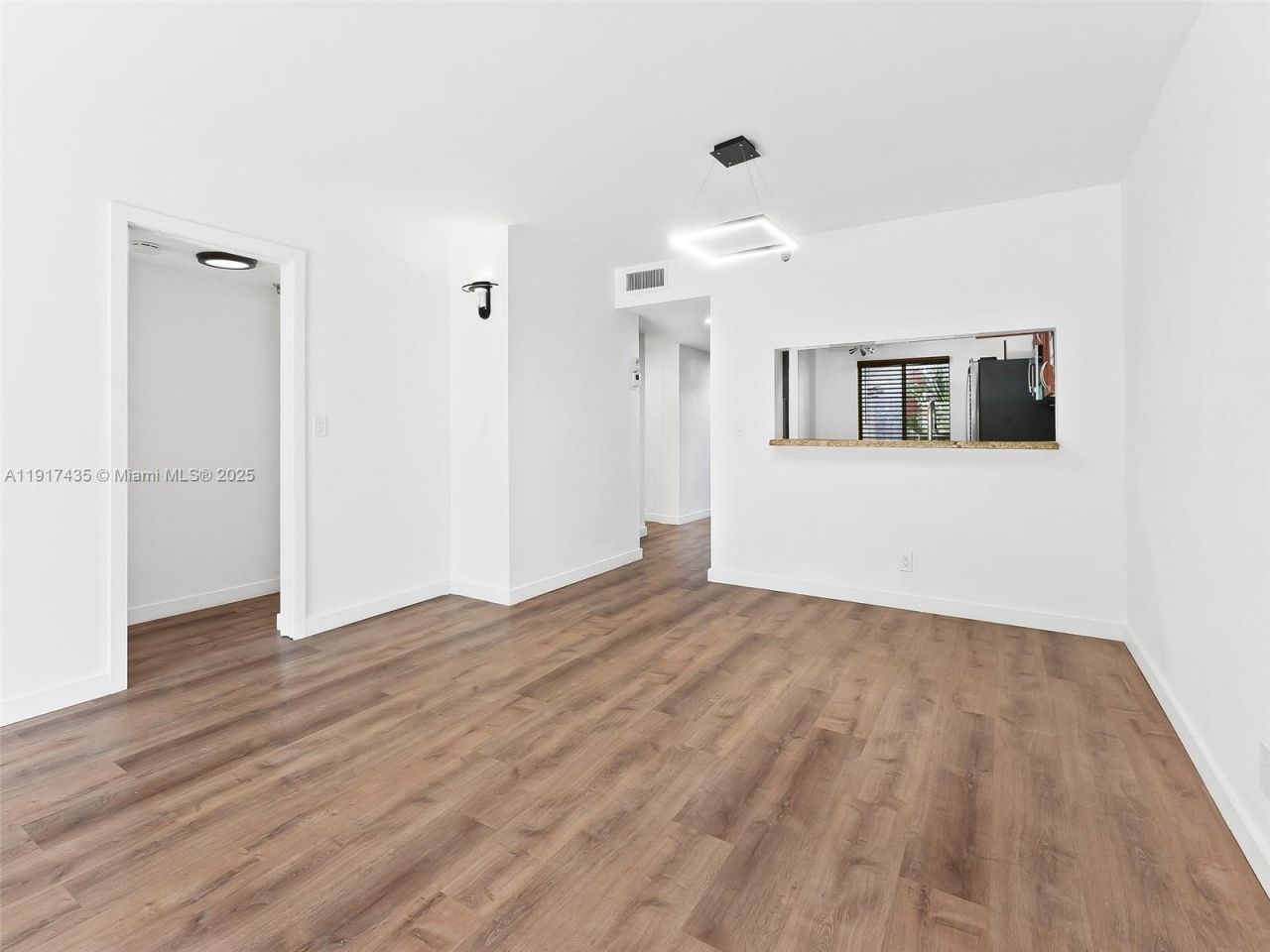 2202 S Cypress Bend Dr, Unit 204, Pompano Beach, FL 33069 Photo