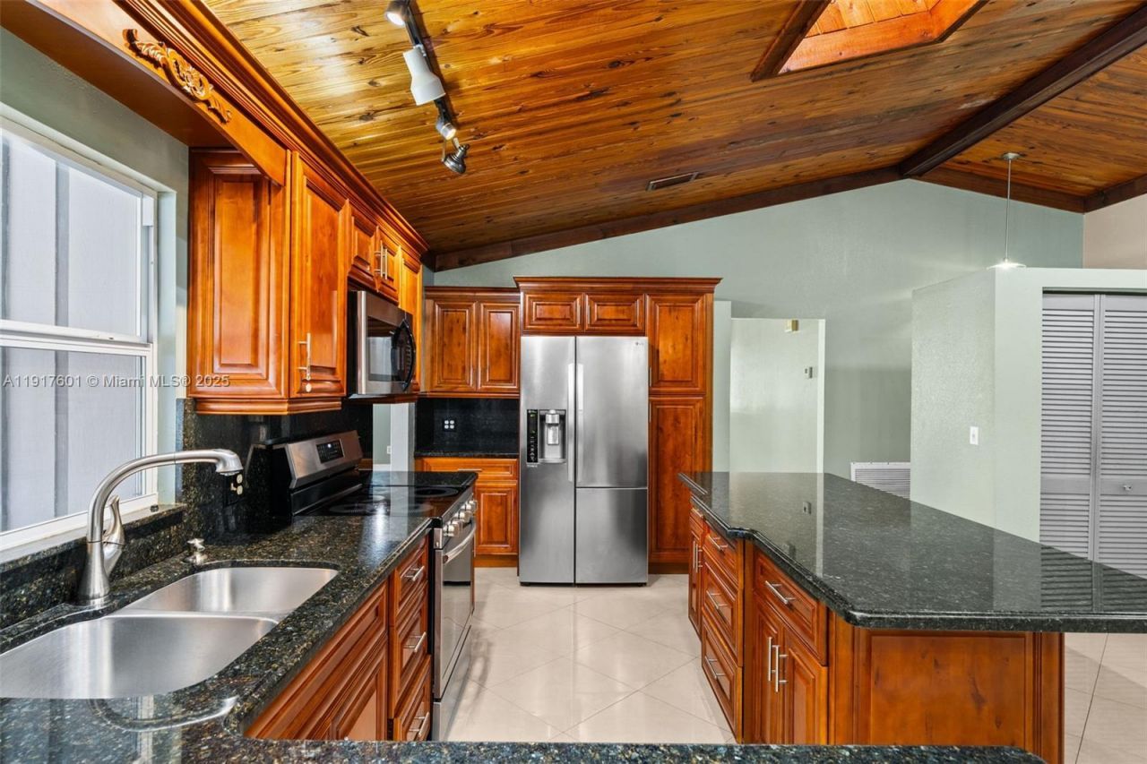 8920 NW 15th St, Pembroke Pines, FL 33024 Photo