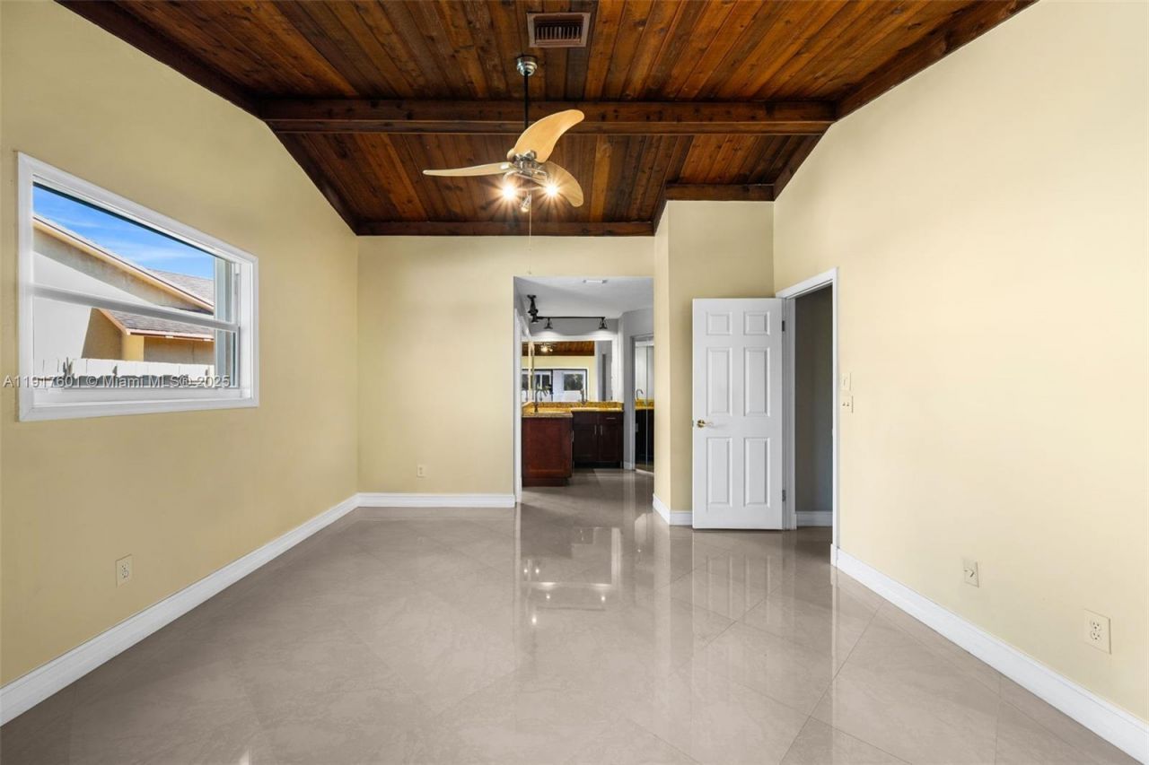 8920 NW 15th St, Pembroke Pines, FL 33024 Photo