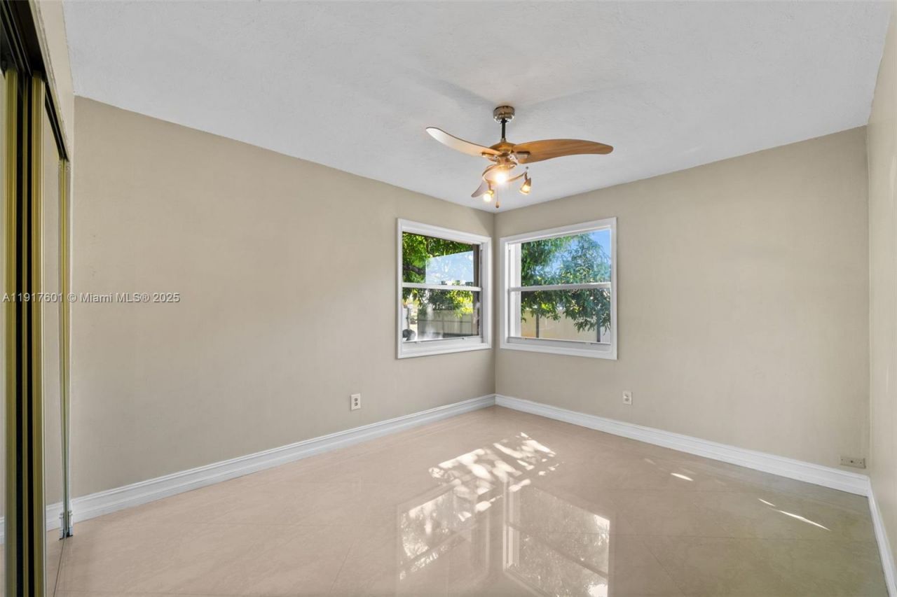 8920 NW 15th St, Pembroke Pines, FL 33024 Photo
