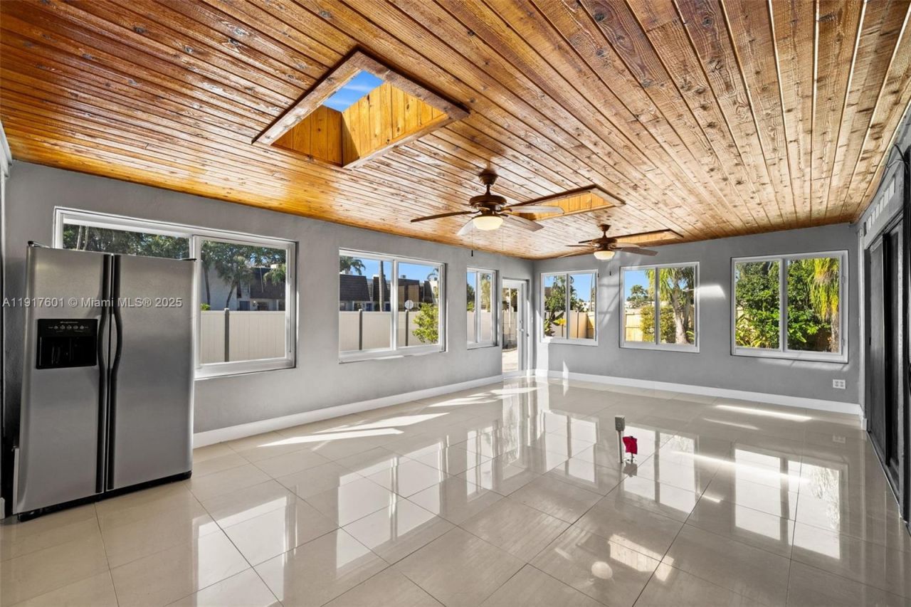 8920 NW 15th St, Pembroke Pines, FL 33024 Photo