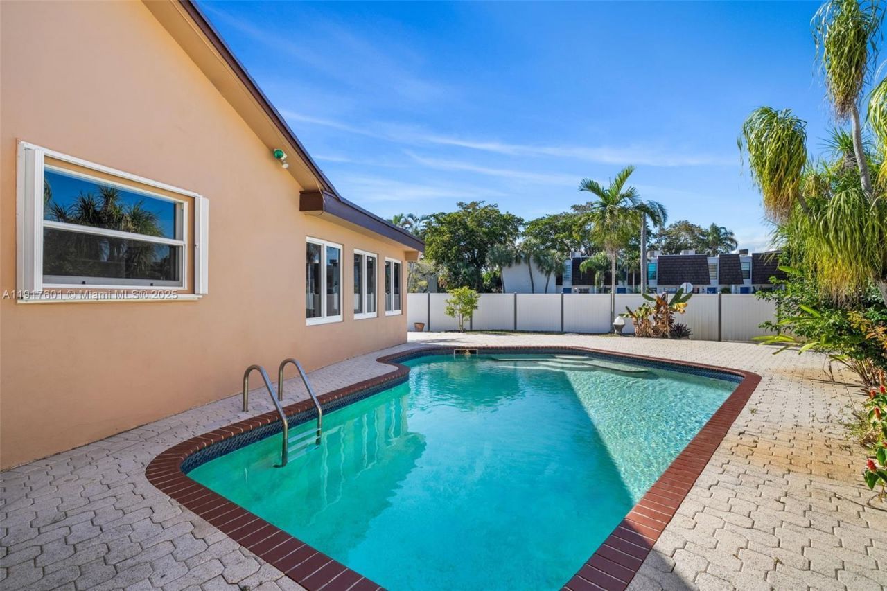 8920 NW 15th St, Pembroke Pines, FL 33024 Photo