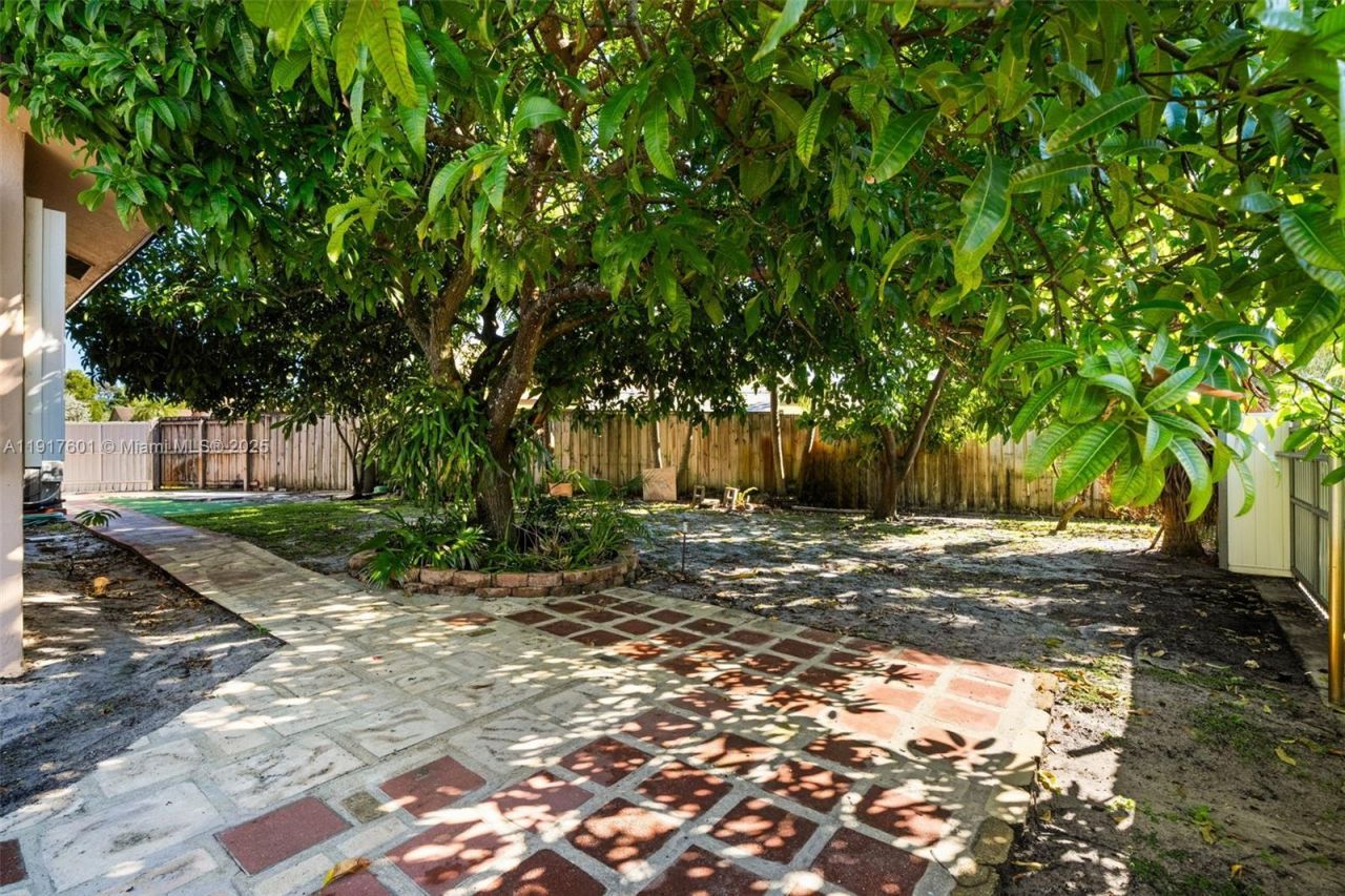 8920 NW 15th St, Pembroke Pines, FL 33024 Photo