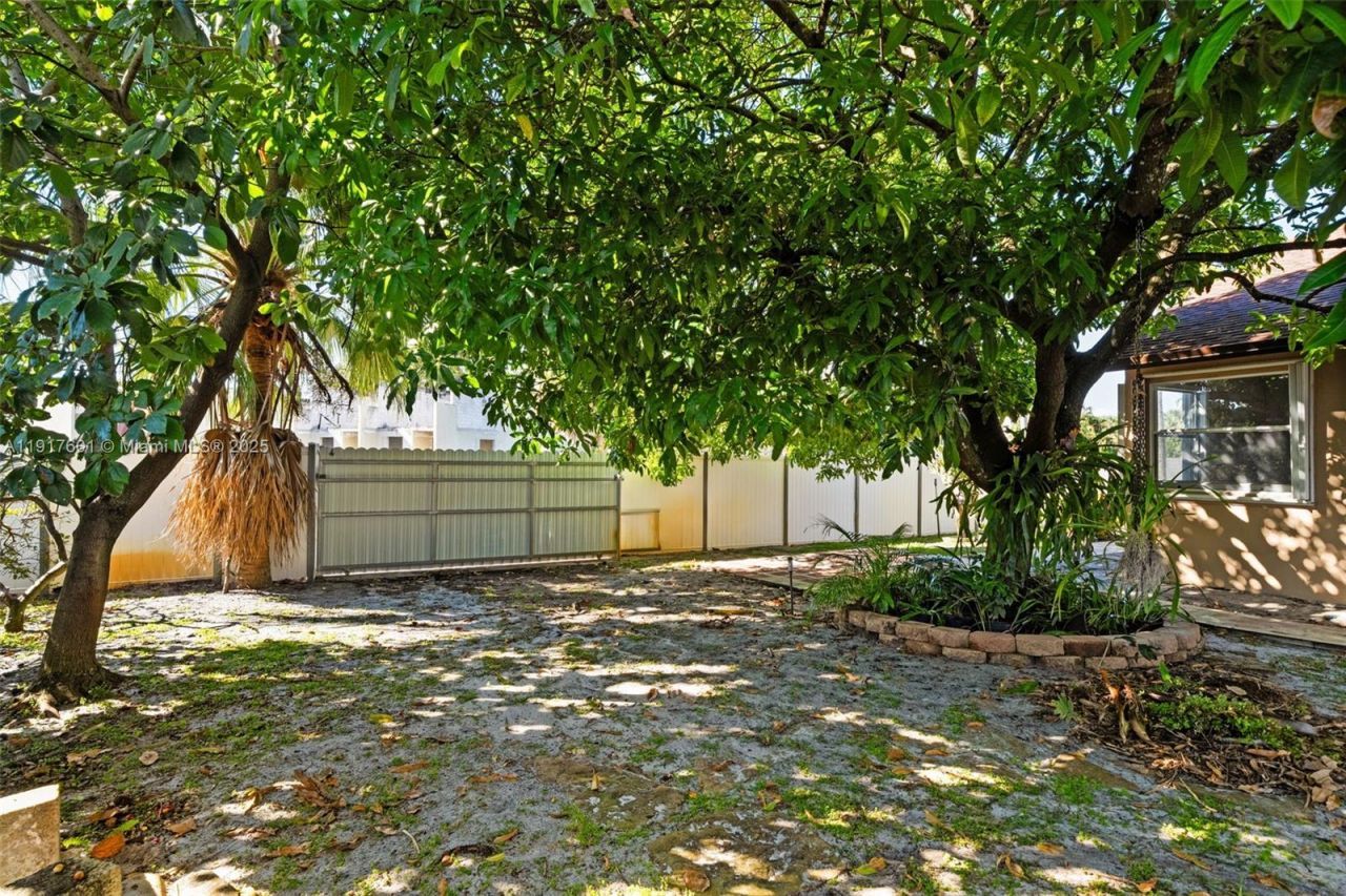 8920 NW 15th St, Pembroke Pines, FL 33024 Photo