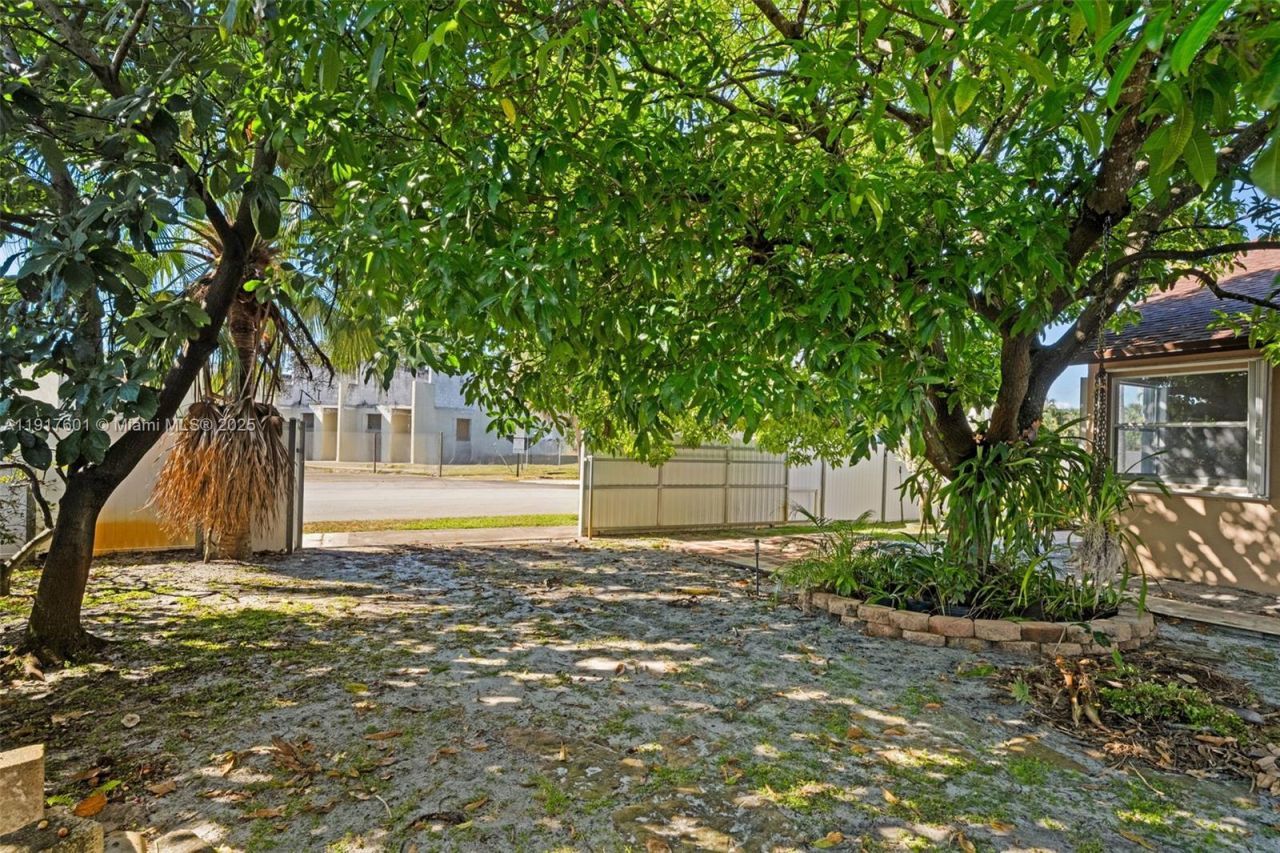 8920 NW 15th St, Pembroke Pines, FL 33024 Photo