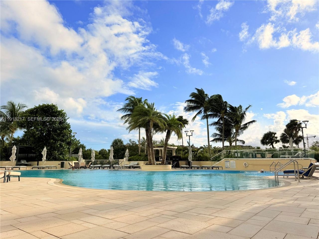 300 S Pointe Dr, Unit 906, Miami Beach, FL 33139 Photo