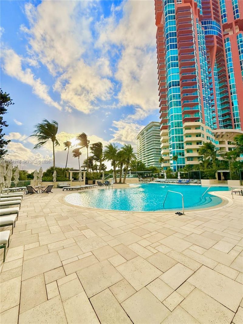 300 S Pointe Dr, Unit 906, Miami Beach, FL 33139 Photo