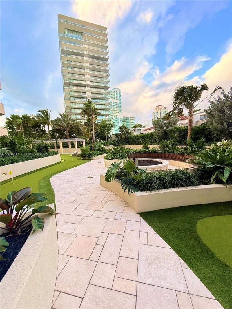 300 S Pointe Dr, Unit 906, Miami Beach, FL 33139 Photo