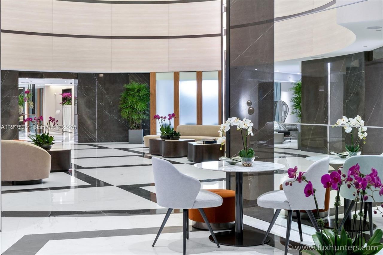 300 S Pointe Dr, Unit 906, Miami Beach, FL 33139 Photo