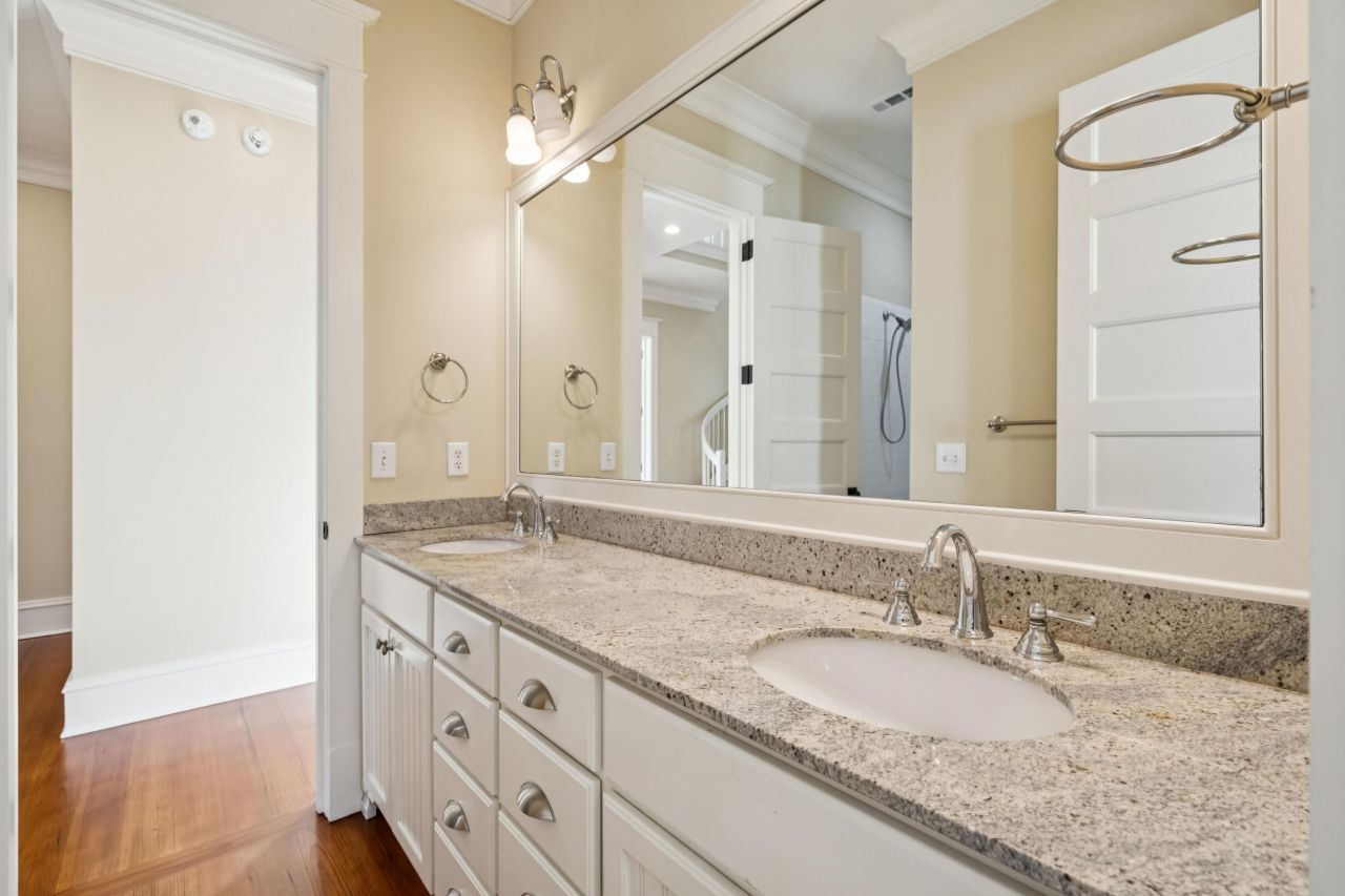 66 Sanibel Street Photo 27