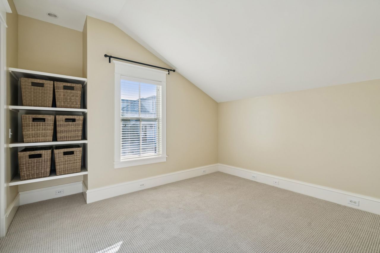 66 Sanibel Street Photo 29