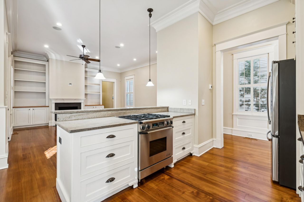 66 Sanibel Street Photo 8