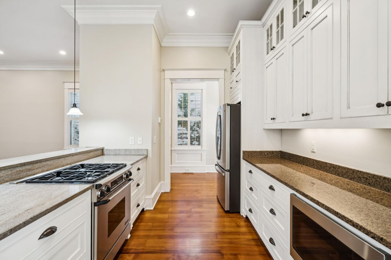 66 Sanibel Street Photo 9