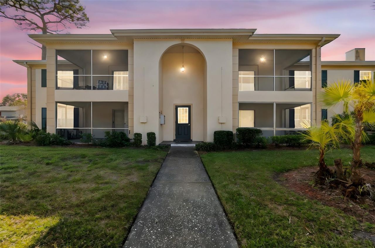 3402 Latania Drive, Unit 322, Tampa, FL 33618 Main Photo
