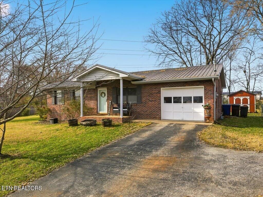 1663 Meadow Spring Drive, Jefferson City, TN 37760 Main Photo