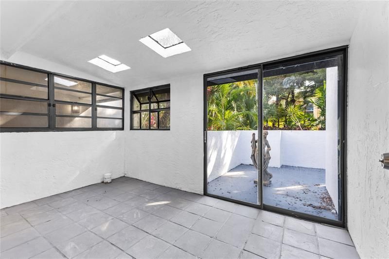 4701 NW 1st Pl, Deerfield Beach, FL 33442 Photo