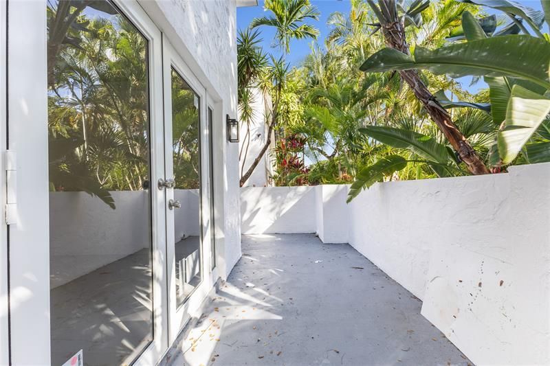 4701 NW 1st Pl, Deerfield Beach, FL 33442 Photo