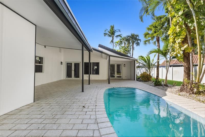 4701 NW 1st Pl, Deerfield Beach, FL 33442 Photo