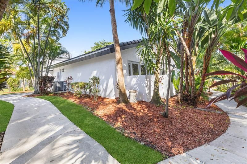 4701 NW 1st Pl, Deerfield Beach, FL 33442 Photo