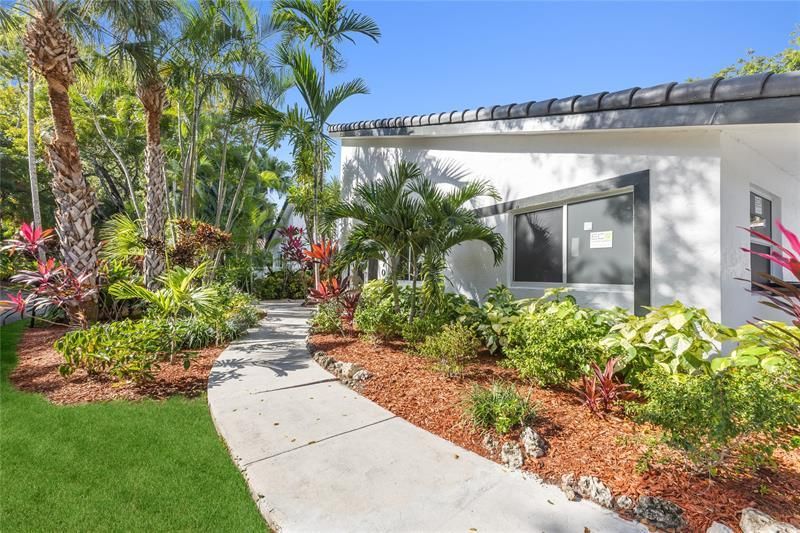 4701 NW 1st Pl, Deerfield Beach, FL 33442 Photo