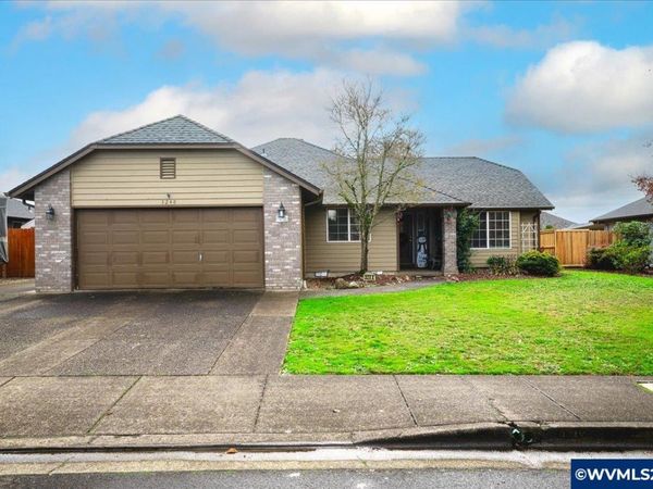 3248 18th Av SE, Albany, OR 97322