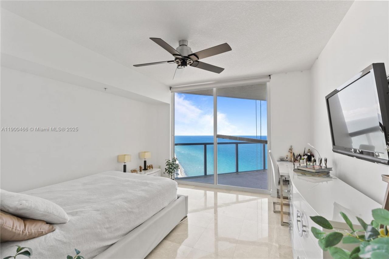 16699 Collins Ave, Unit 3604, Sunny Isles Beach, FL 33160 Photo