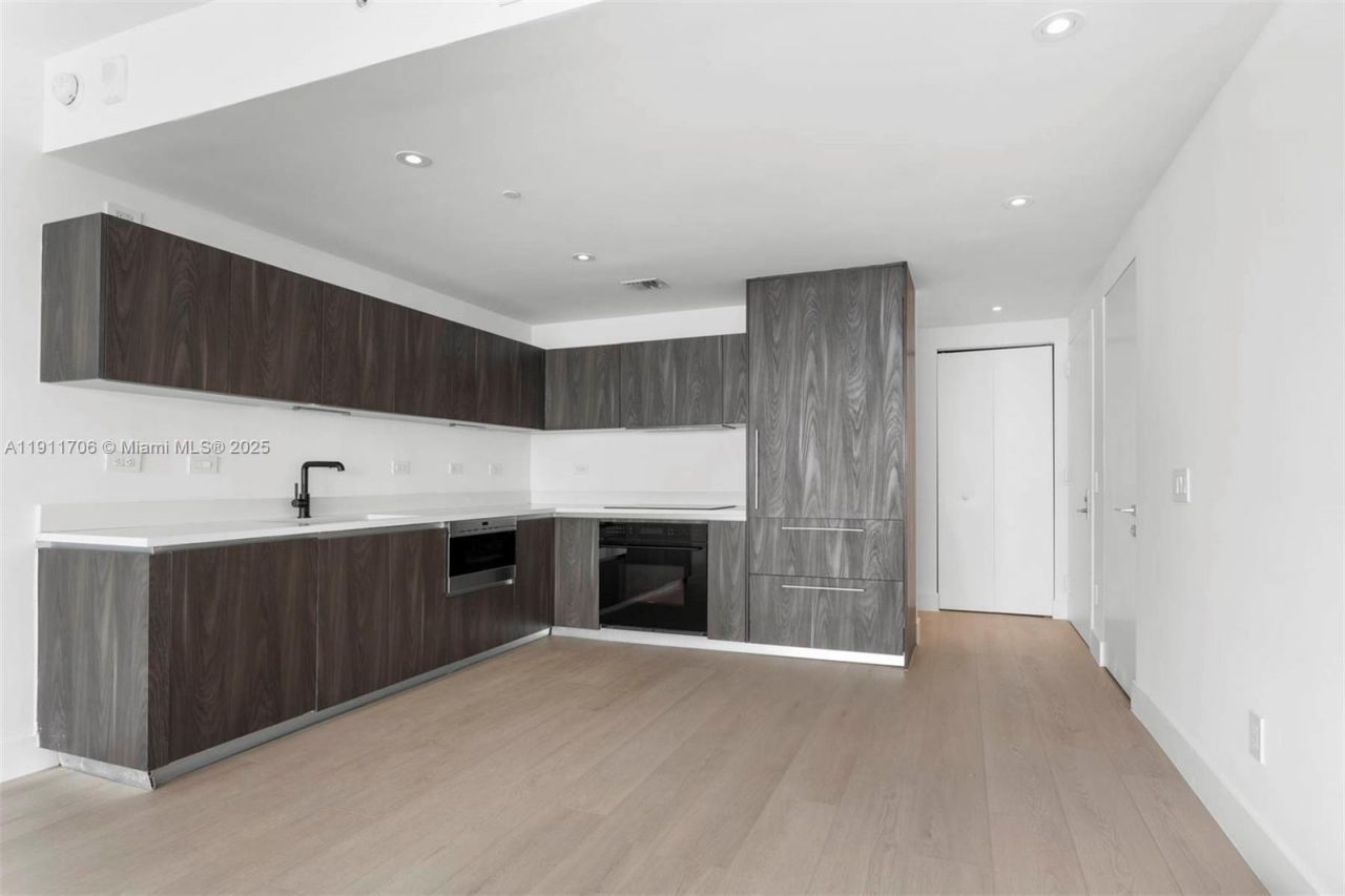 3131 NE 7th Ave, Unit 2604, Miami, FL 33137 Photo