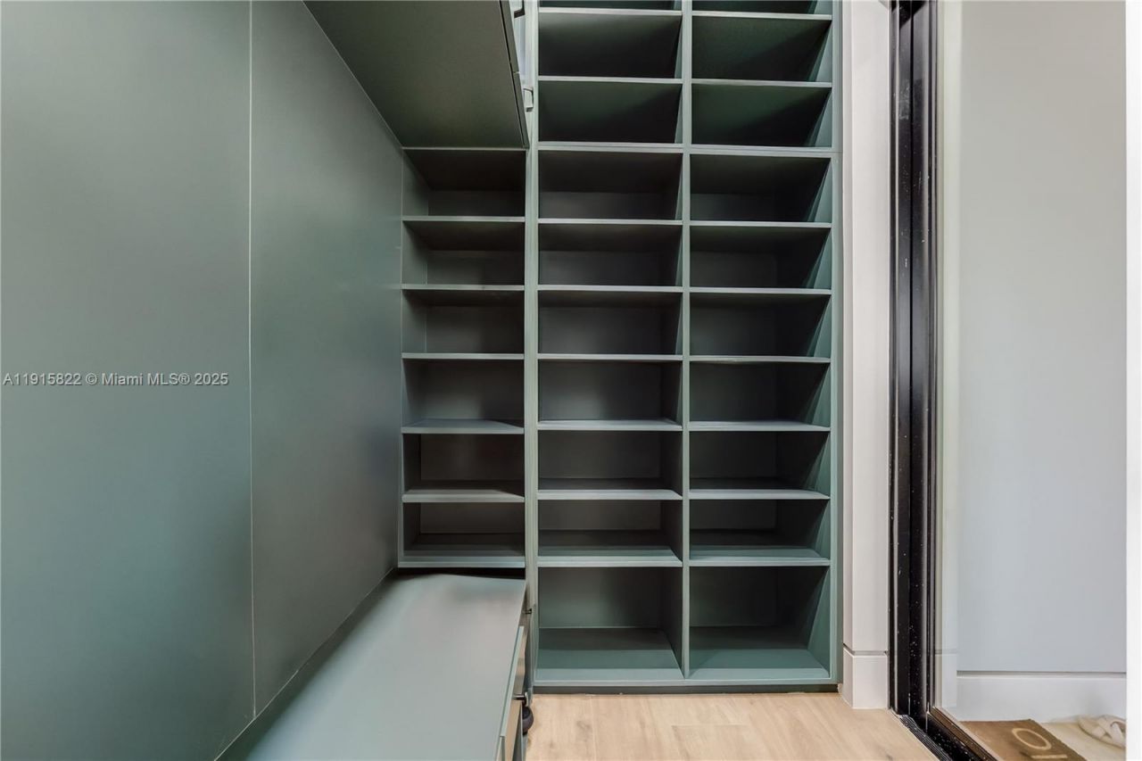 9045 Hawthorne Ave, Surfside, FL 33154 Photo