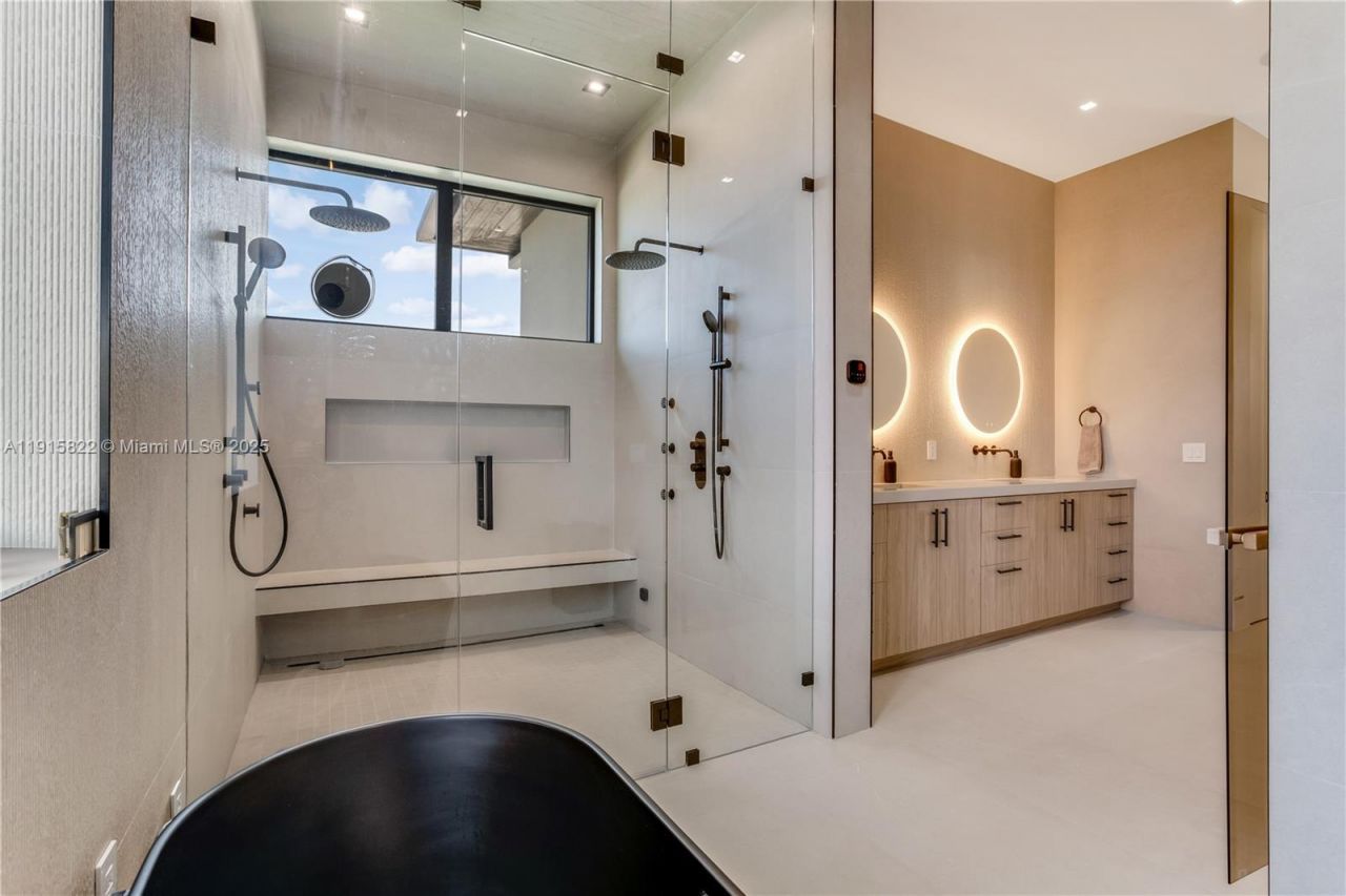 9045 Hawthorne Ave, Surfside, FL 33154 Photo