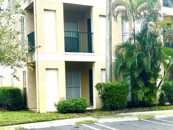 977 Riverside Dr, Unit 211, Coral Springs, FL 33071