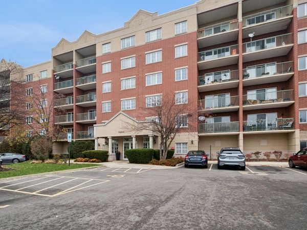 7450 Lincoln Avenue, Unit 609, Skokie, IL 60076