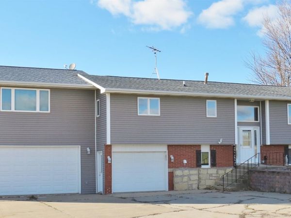 2120 174th Avenue, Maquoketa, IA 52060