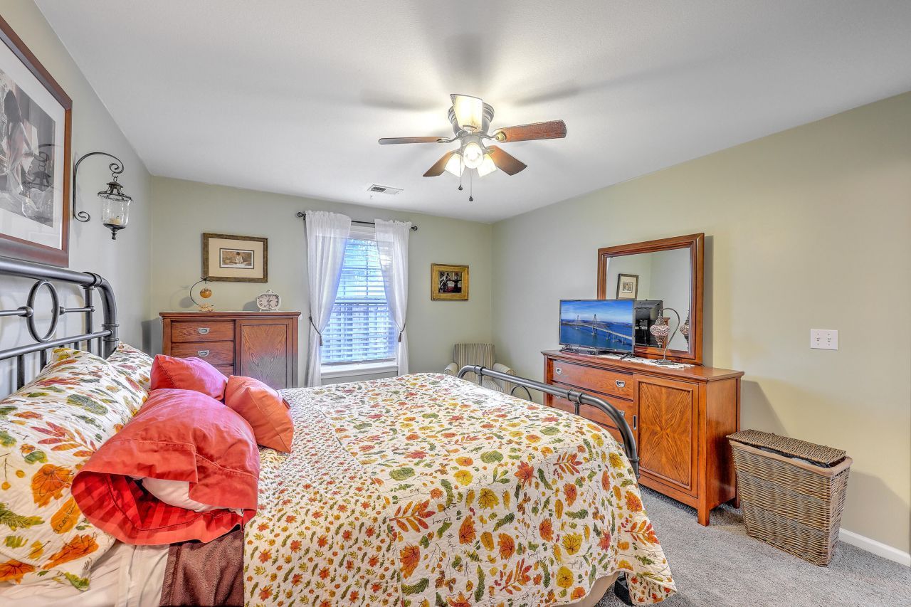 110 Sandy Hook Court Photo 17