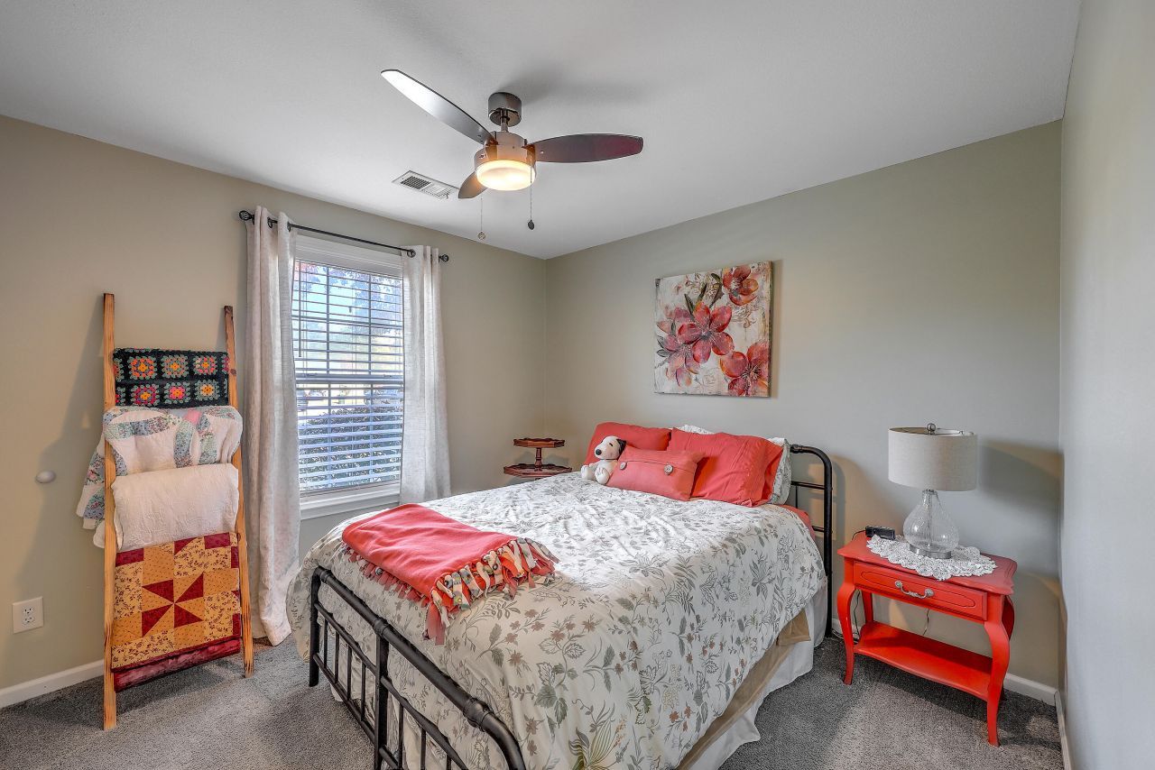 110 Sandy Hook Court Photo 19