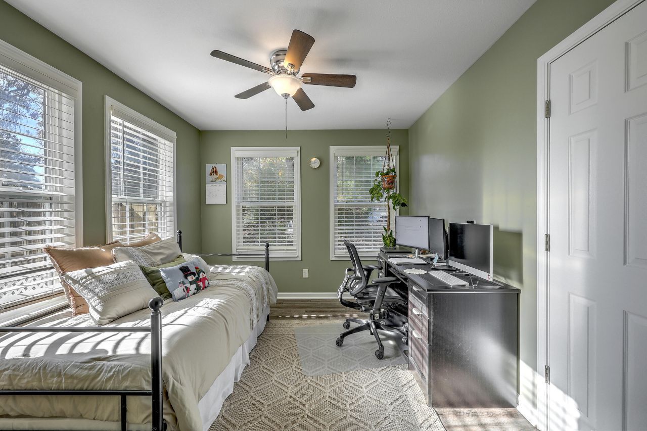 110 Sandy Hook Court Photo 22