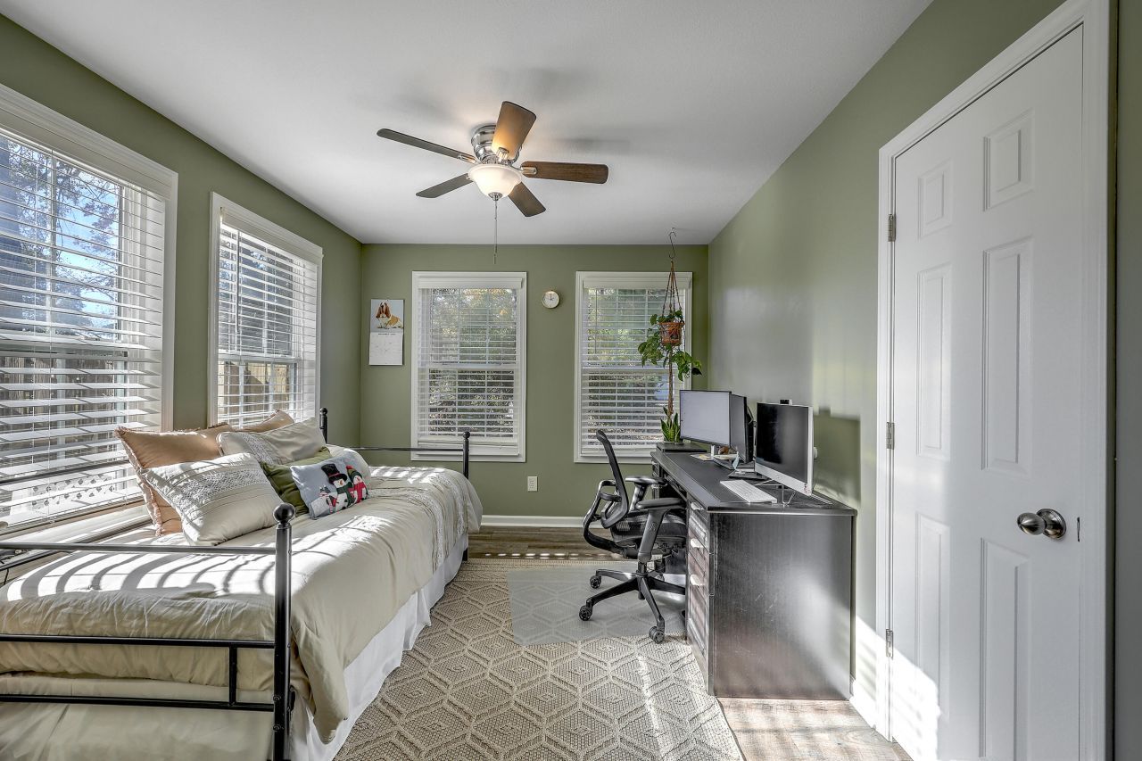 110 Sandy Hook Court Photo 24